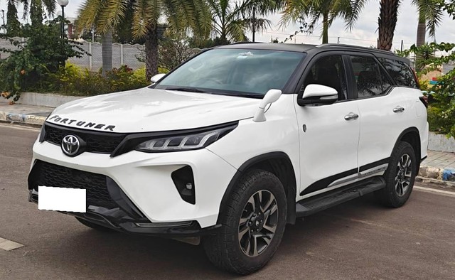 Second-hand 2017 Toyota Fortuner 2.8 2WD MT BSIV for sale in Hyderabad-9