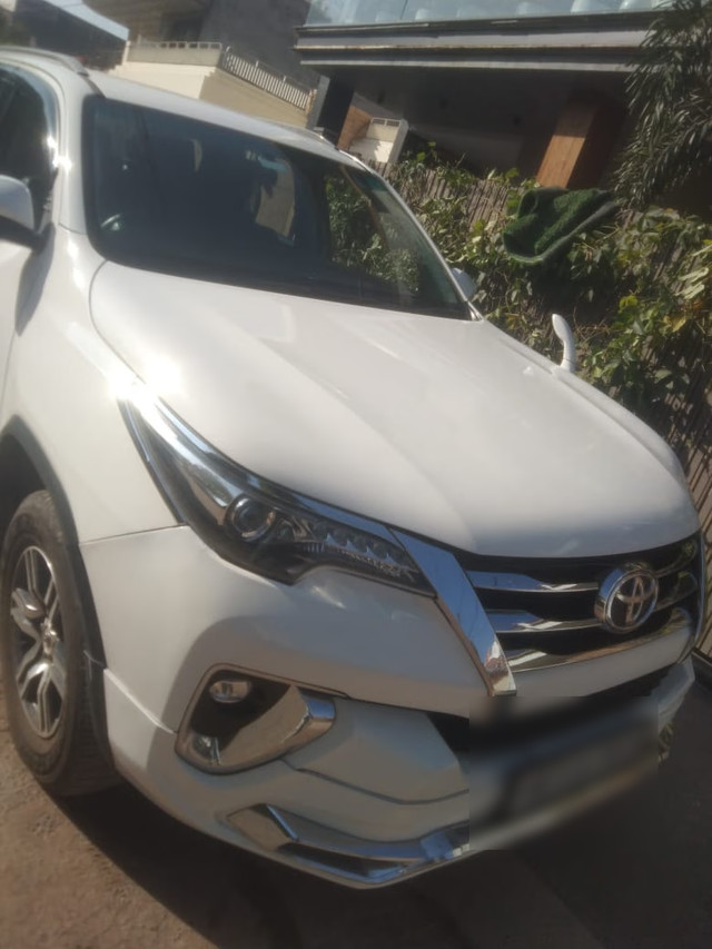Second-hand 2018 Toyota Fortuner 2.8 2WD AT BSIV for sale in Panchkula-4
