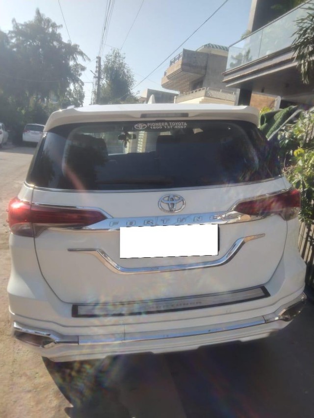 Second-hand 2018 Toyota Fortuner 2.8 2WD AT BSIV for sale in Panchkula-12