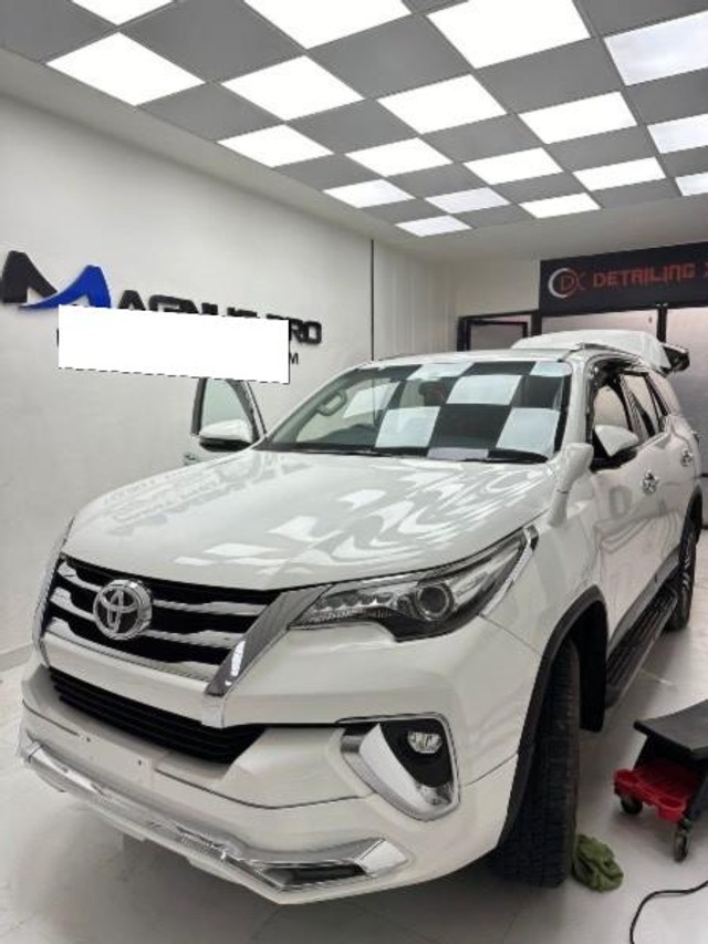 Second-hand 2018 Toyota Fortuner 2.8 2WD AT BSIV for sale in Panchkula-2