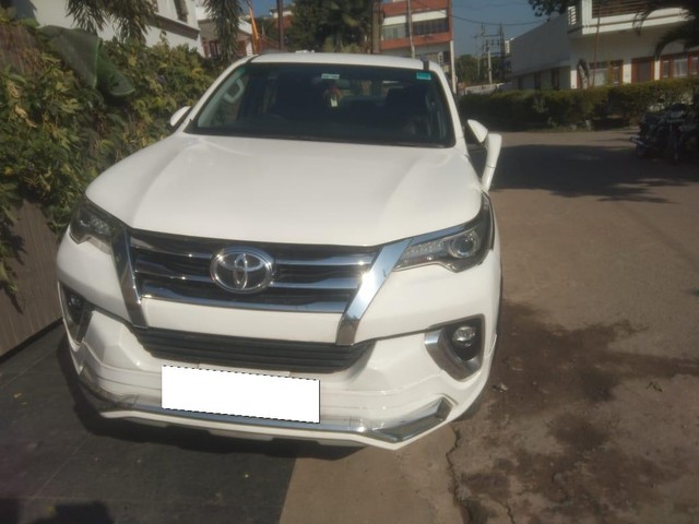 Second-hand 2018 Toyota Fortuner 2.8 2WD AT BSIV for sale in Panchkula-3
