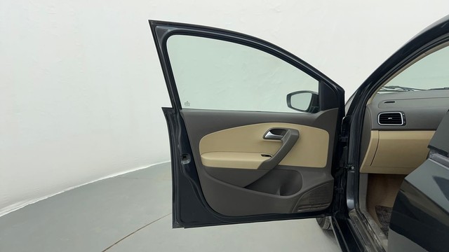 Second-hand 2016 Volkswagen Vento 1.2 TSI Highline BSIV for sale in Pune-29