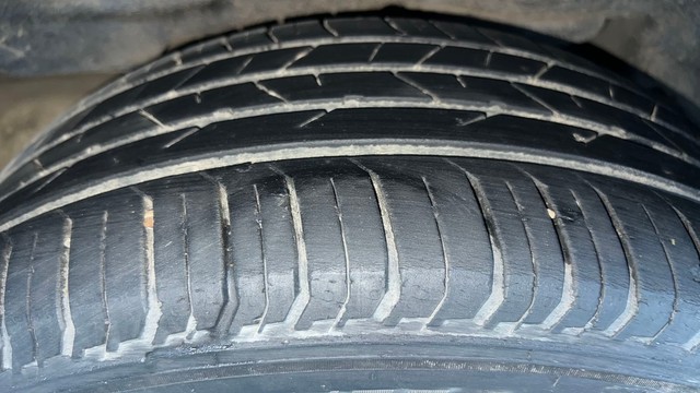 Second-hand 2019 Toyota Corolla Altis Petrol LE for sale in Noida-35