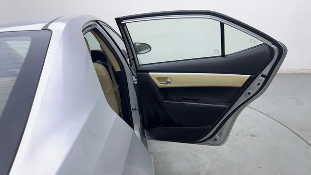 Second-hand 2019 Toyota Corolla Altis Petrol LE for sale in Noida-28