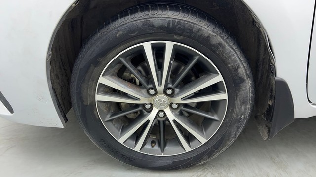 Second-hand 2019 Toyota Corolla Altis Petrol LE for sale in Noida-20