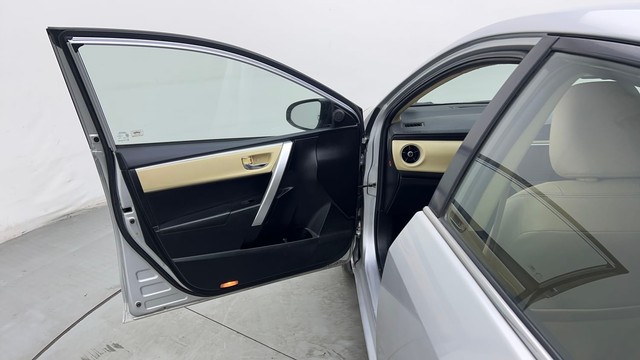 Second-hand 2019 Toyota Corolla Altis Petrol LE for sale in Noida-23