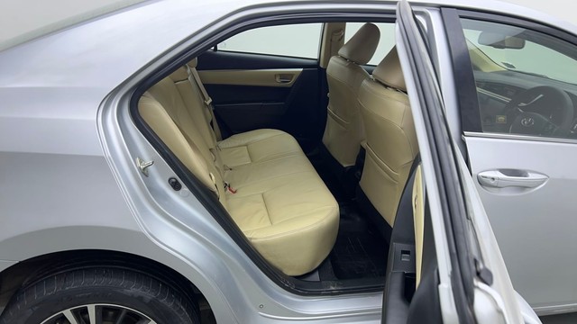 Second-hand 2019 Toyota Corolla Altis Petrol LE for sale in Noida-26