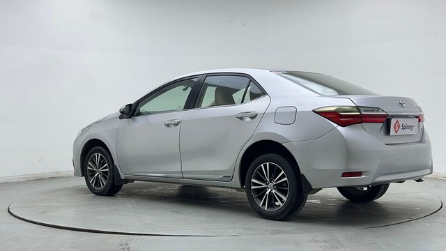 Second-hand 2019 Toyota Corolla Altis Petrol LE for sale in Noida-5