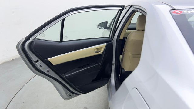 Second-hand 2019 Toyota Corolla Altis Petrol LE for sale in Noida-31