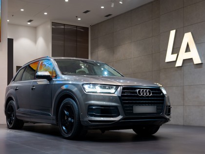Second-hand 2015 Audi Q7 45 TDI Quattro Premium Plus for sale in Kolkata