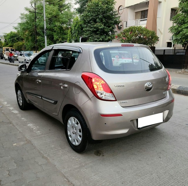 Second-hand 2013 Hyundai i20 Magna 1.4 CRDi (Diesel) for sale in Nagpur-9