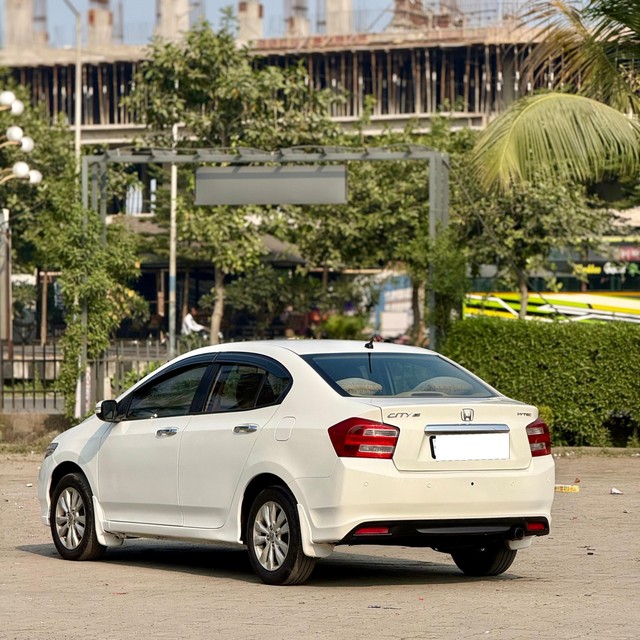 Second-hand 2013 Honda City V AT for sale in Surat