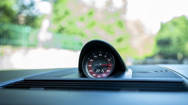 Second-hand 2020 Porsche Panamera 4 for sale in New Delhi-9