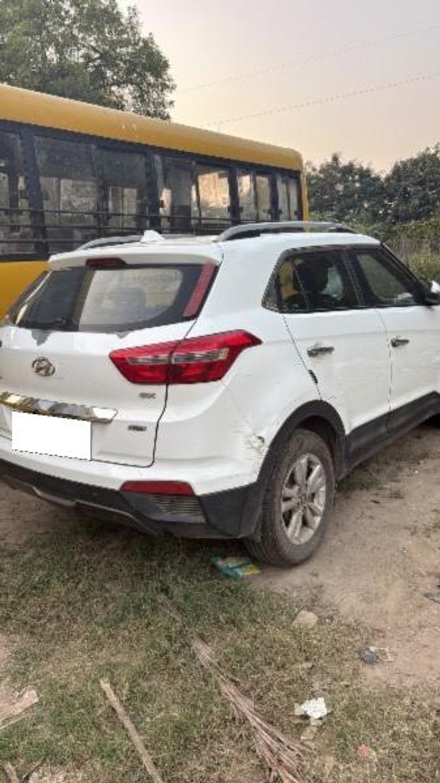 Second-hand 2016 Hyundai Creta 1.6 CRDi SX for sale in Ahmedabad-4