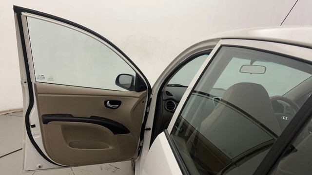 Second-hand 2014 Hyundai i10 Sportz 1.1L for sale in Hyderabad-29