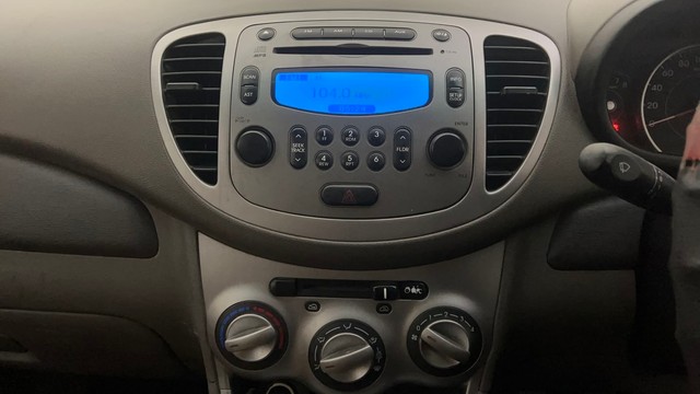 Second-hand 2014 Hyundai i10 Sportz 1.1L for sale in Hyderabad-25