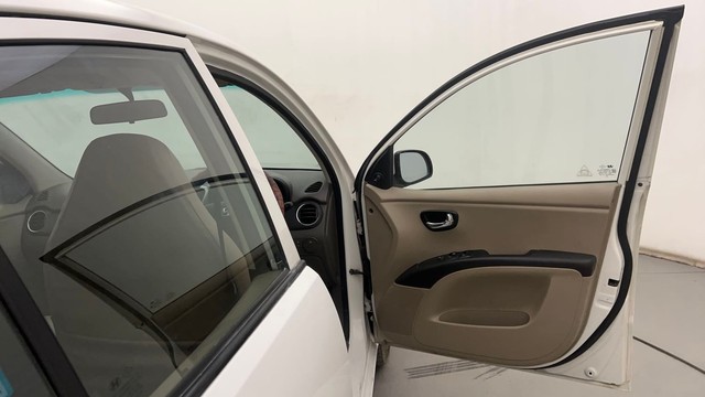 Second-hand 2014 Hyundai i10 Sportz 1.1L for sale in Hyderabad-16