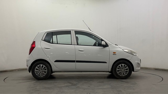 Second-hand 2014 Hyundai i10 Sportz 1.1L for sale in Hyderabad-2