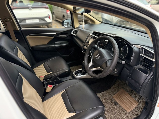 Second-hand 2016 Honda Jazz 1.2 V AT i VTEC for sale in Rajkot-4