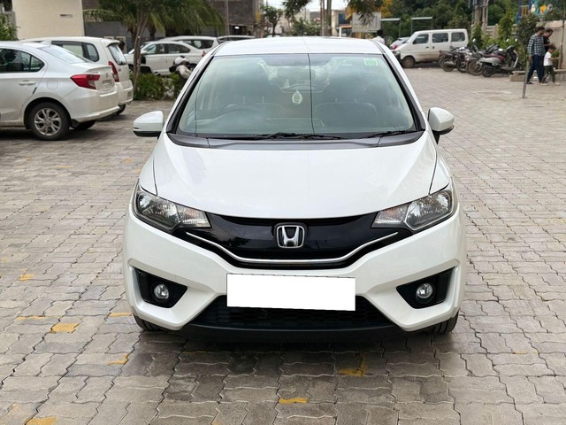 Second-hand 2016 Honda Jazz 1.2 V AT i VTEC for sale in Rajkot-3