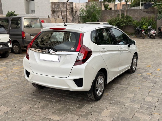Second-hand 2016 Honda Jazz 1.2 V AT i VTEC for sale in Rajkot-5