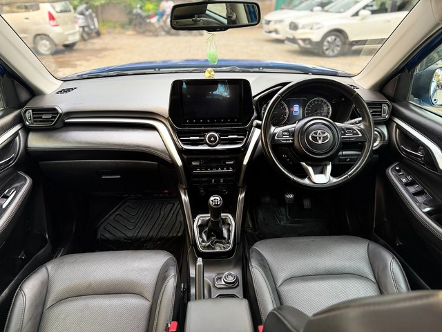 Second-hand 2022 Toyota Hyryder V AWD BSVI for sale in Rajkot-4