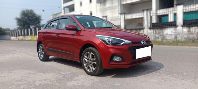 Second-hand 2018 Hyundai i20 1.2 Asta Option for sale in Noida