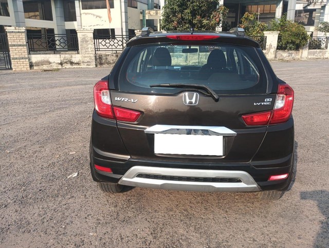 Second-hand 2018 Honda WR-V i-VTEC VX for sale in Faridabad-3