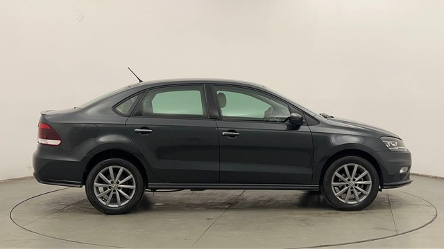 Second-hand 2022 Volkswagen Vento 1.0 TSI Highline Plus AT for sale in Chandigarh-2