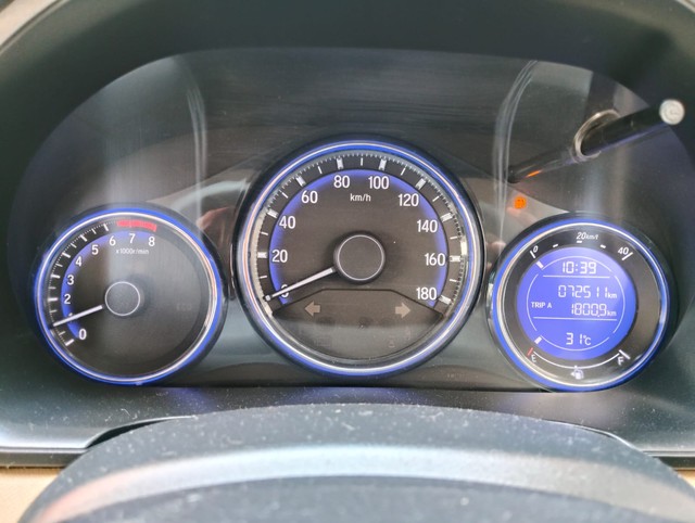 Second-hand 2018 Honda Amaze VX i-VTEC for sale in Chennai-17