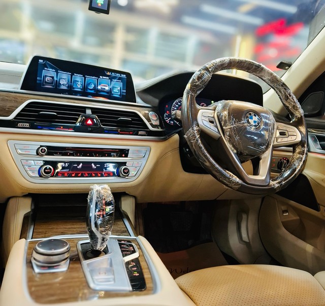 Second-hand 2017 BMW 7 Series 730Ld DPE Signature for sale in Pune-14