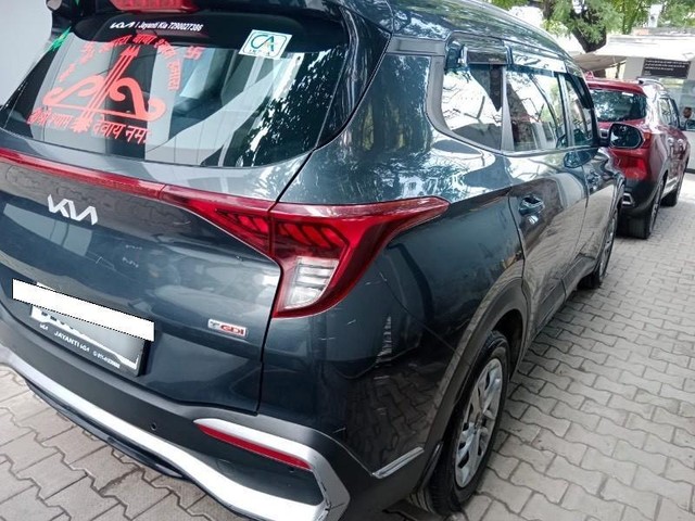 Second-hand 2023 Kia Carens Prestige for sale in New Delhi-6