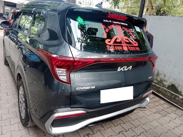 Second-hand 2023 Kia Carens Prestige for sale in New Delhi-4
