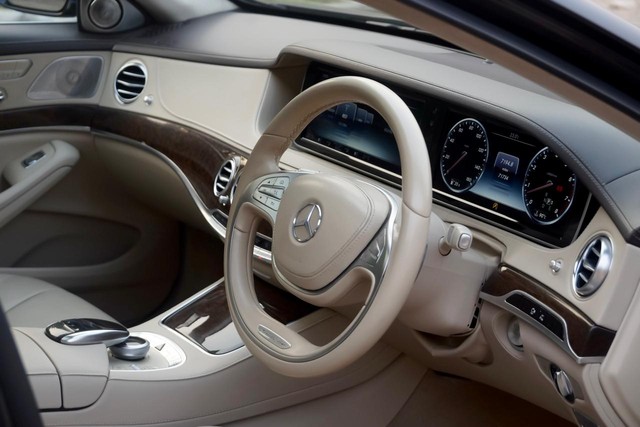 Second-hand 2016 Mercedes-Benz S-Class S400 for sale in New Delhi-17