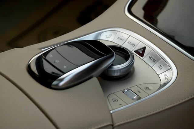 Second-hand 2016 Mercedes-Benz S-Class S400 for sale in New Delhi-23