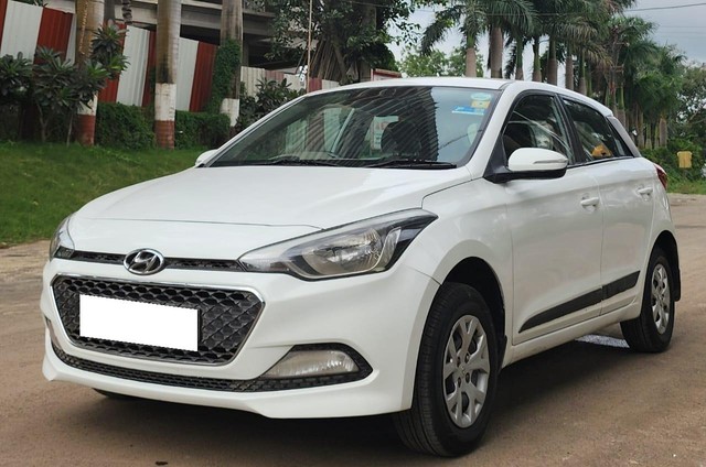 Second-hand 2015 Hyundai i20 Sportz 1.2 for sale in Nashik-4