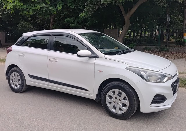 Second-hand 2018 Hyundai i20 Petrol Magna for sale in Gurgaon