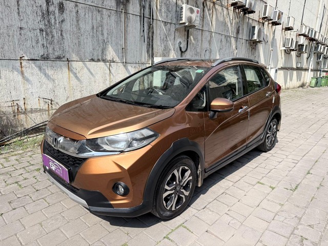 Second-hand 2017 Honda WR-V i-VTEC VX for sale in Thane-3