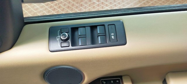 Second-hand 2014 Land Rover Range Rover 3.0 Diesel LWB Vogue SE BSIV for sale in Thane-8