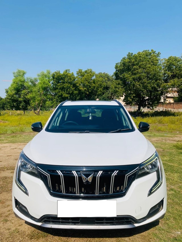 Second-hand 2022 Mahindra XUV700 AX5 AT BSVI for sale in Ahmedabad-5