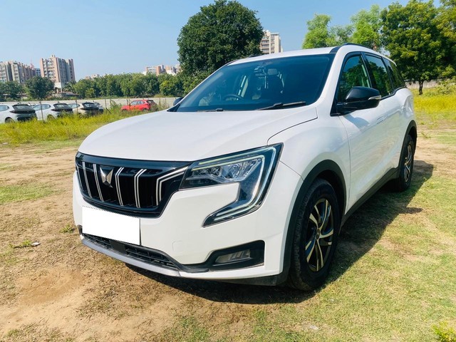 Second-hand 2022 Mahindra XUV700 AX5 AT BSVI for sale in Ahmedabad-4