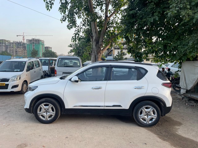 Kia Sonet HTK Plus Diesel BSVI Second-hand 2021 Kia Sonet HTK Plus Diesel BSVI for sale in Ahmedabad-4
