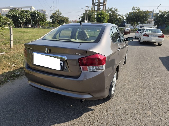 Second-hand 2011 Honda City 1.5 S MT for sale in Chandigarh-8