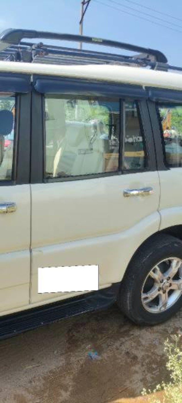 Second-hand 2015 Mahindra Scorpio S10 7 Seater 2WD for sale in Hyderabad-8