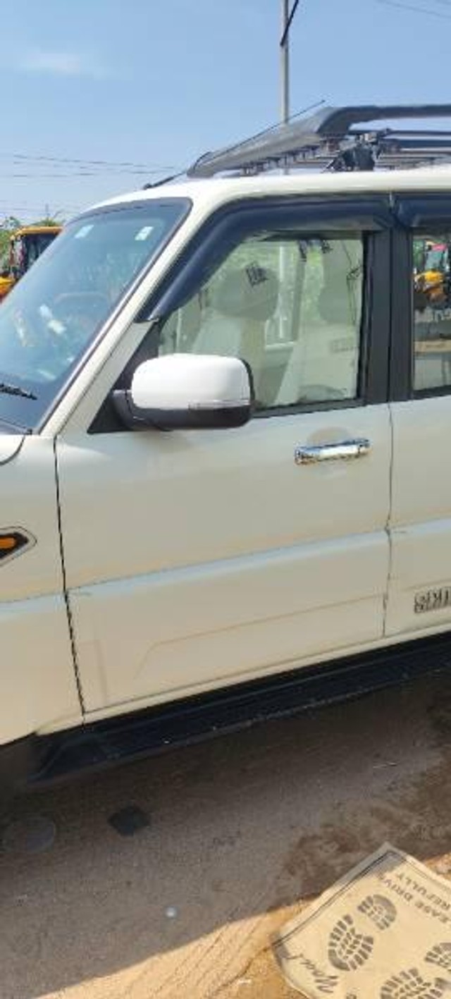 Second-hand 2015 Mahindra Scorpio S10 7 Seater 2WD for sale in Hyderabad-9
