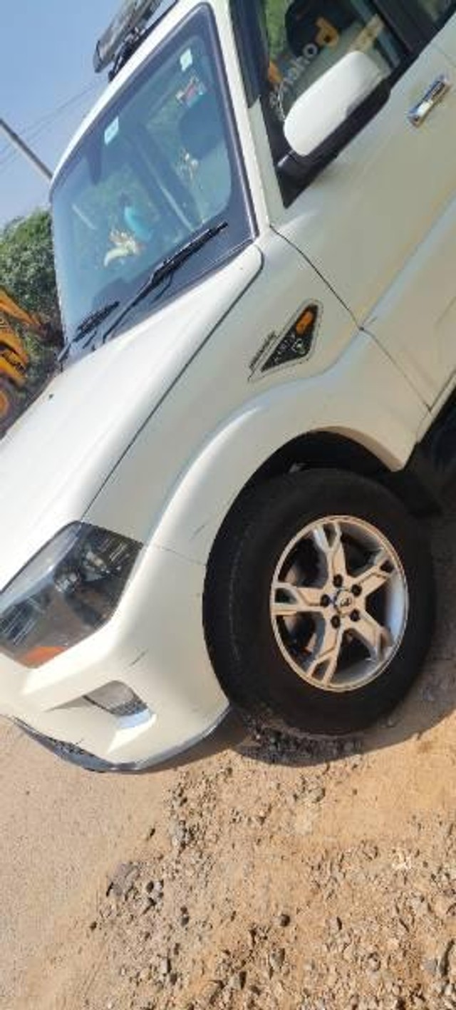 Second-hand 2015 Mahindra Scorpio S10 7 Seater 2WD for sale in Hyderabad-10