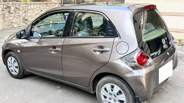 Second-hand 2015 Honda Brio S MT for sale in Thane-9