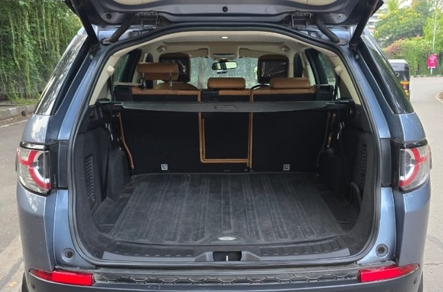 Second-hand 2018 Land Rover Discovery HSE Luxury 3.0 TD6 for sale in Mumbai-10