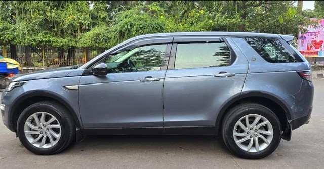 Second-hand 2018 Land Rover Discovery HSE Luxury 3.0 TD6 for sale in Mumbai-3