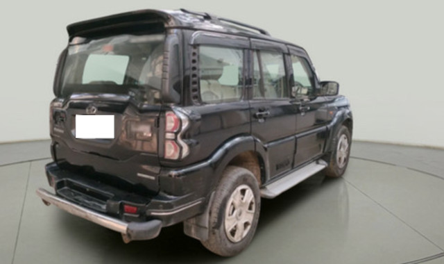 Second-hand 2017 Mahindra Scorpio S4 Plus for sale in Noida-3